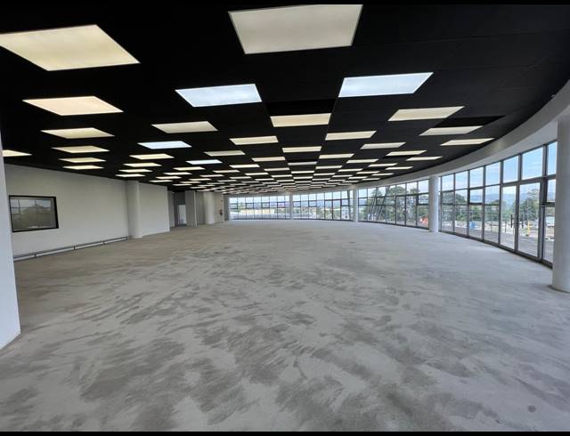 915M² WAREHOUSE TO LET IN LASER PARK